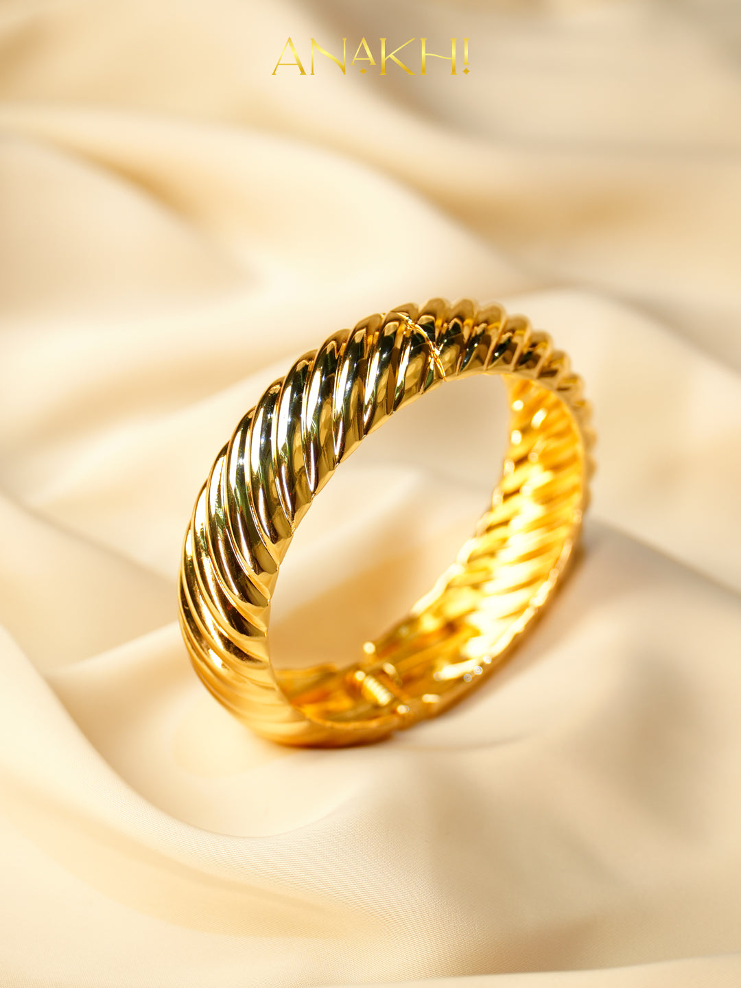 MOLTEN ROPE TWIST BAND